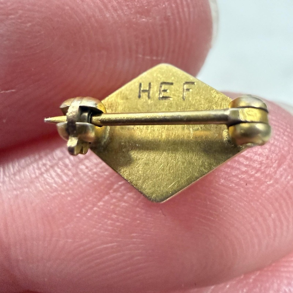 Antique 1916 W High School 10K Yellow Gold Pin Unmarked Tested 1.4 Grams 0.5" - Picture 2 of 8